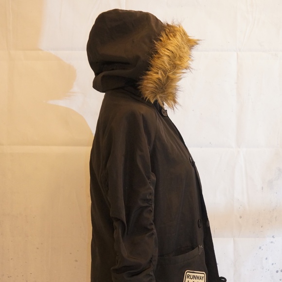 FOREVER 21 LONG LINE PUFFER COAT WITH PATCHES - Picture 5 of 6